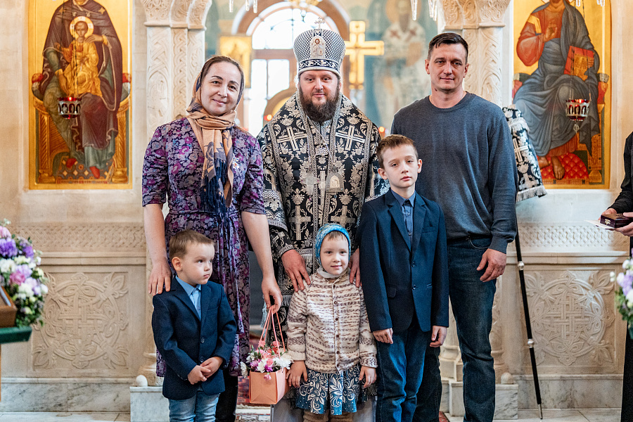 Литургия Преждеосвященных Даров в Михаило-Архангельском храме города Пущино г.о. Серпухов